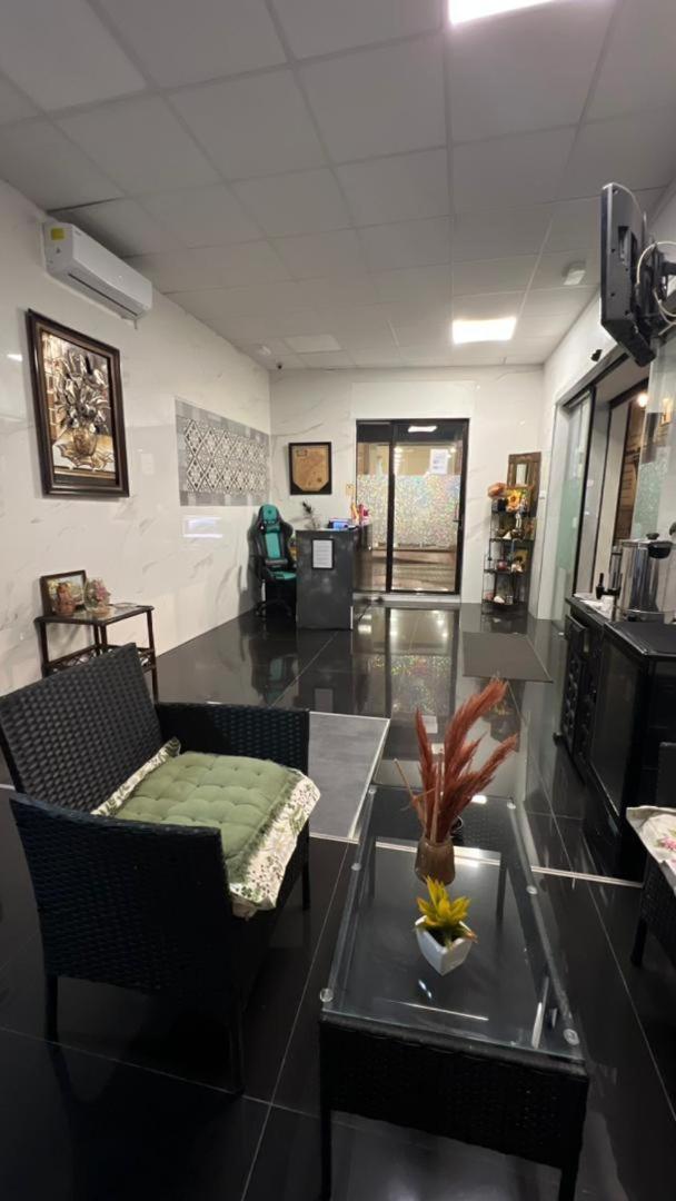 Hostal Milan Alicante Exteriér fotografie A dental practice in India